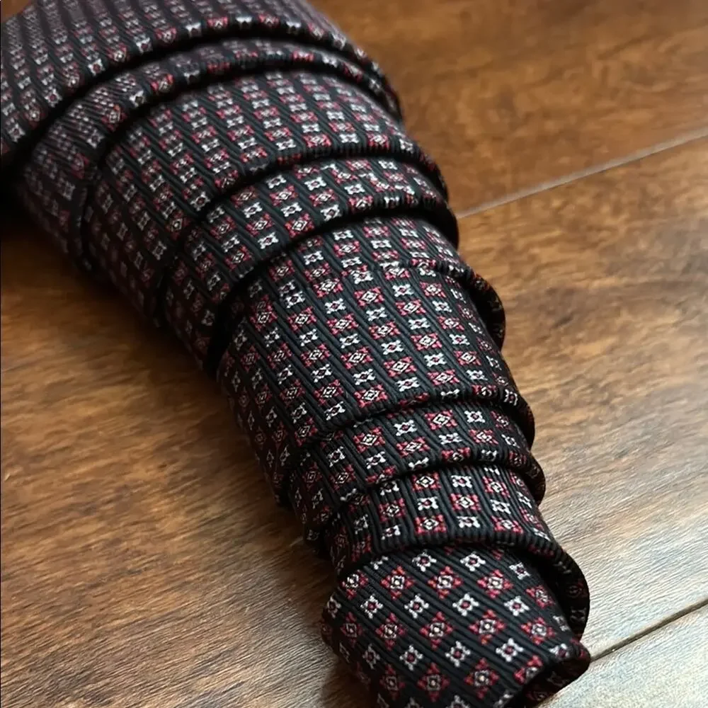 Marcus, Neiman Marcus Sophisticated Black and Red Silk Tie